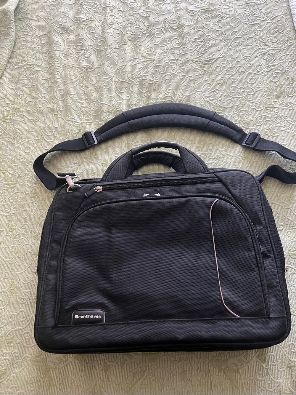 Brenthaven Black Laptop Briefcase with Padded Strap